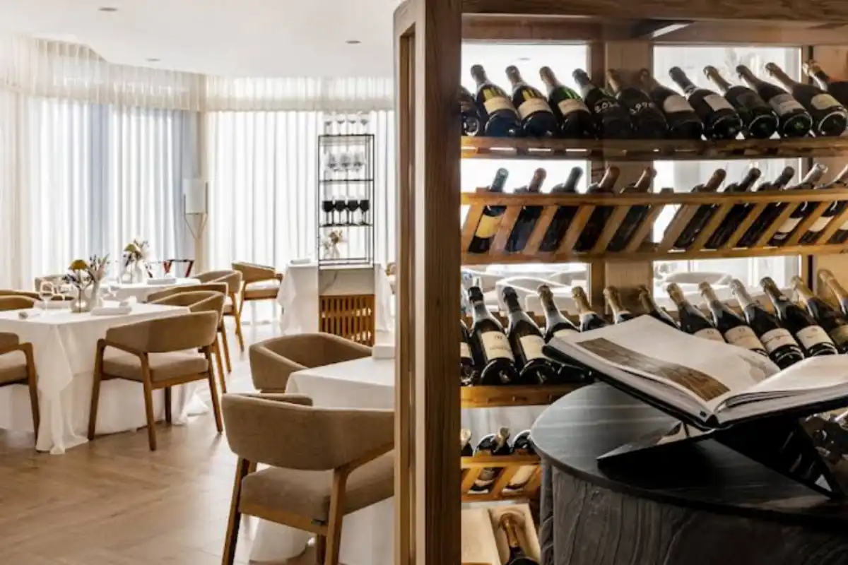 El Lago restaurant with lake views in Marbella