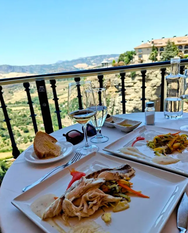 Albacara gorge view dining Ronda