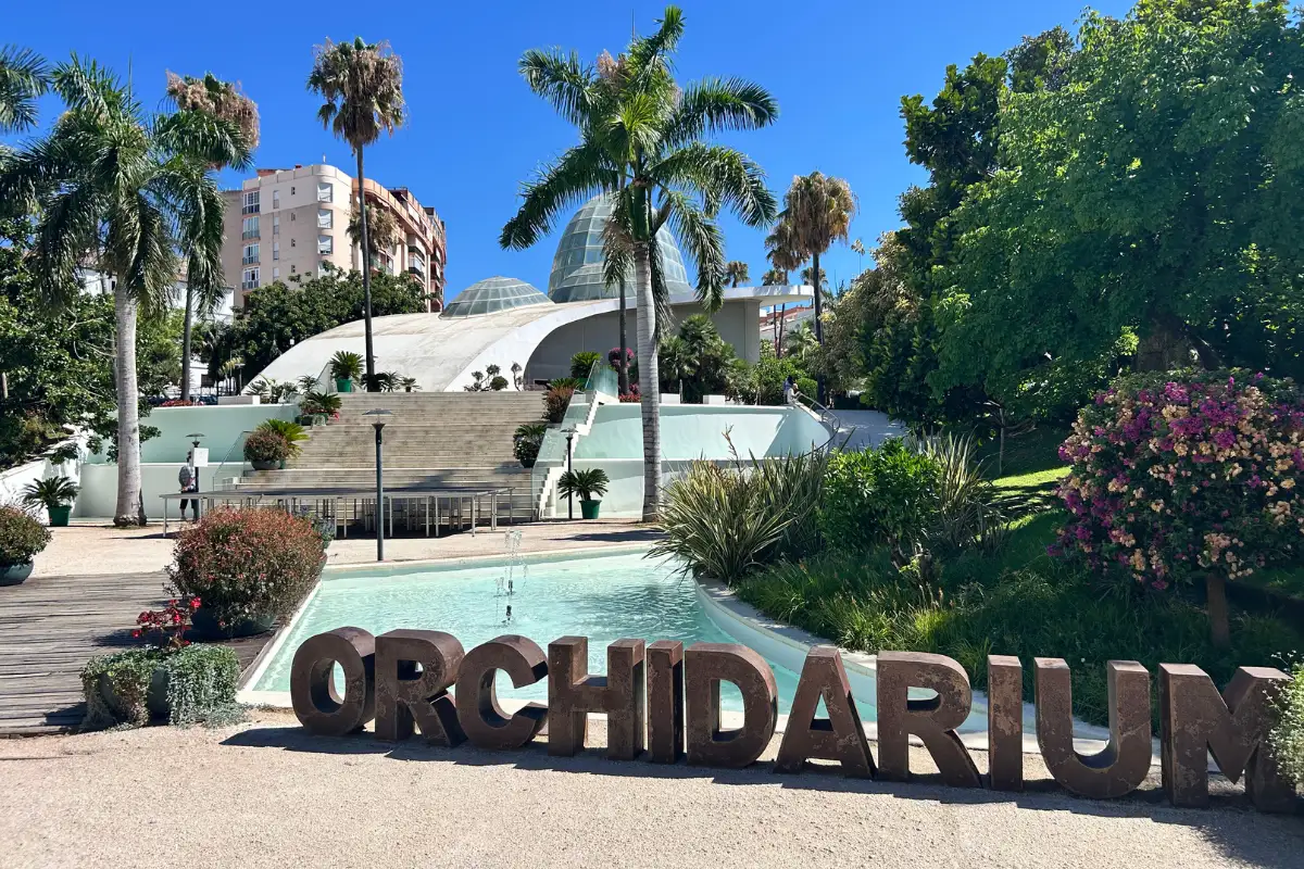 El Orquidario orchid house building and sign in Estepona