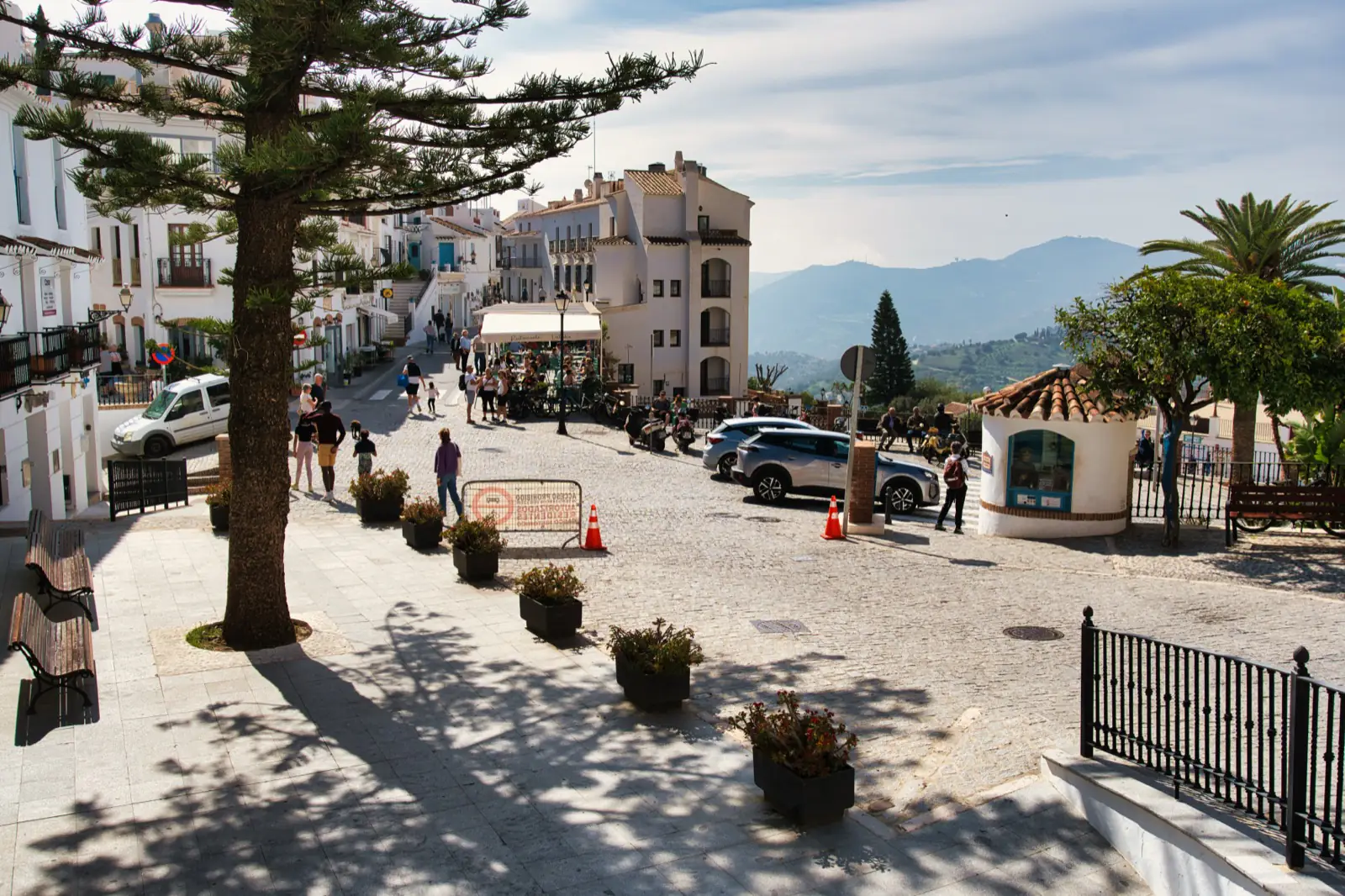 Plaza de las Tres Culturas Parking.