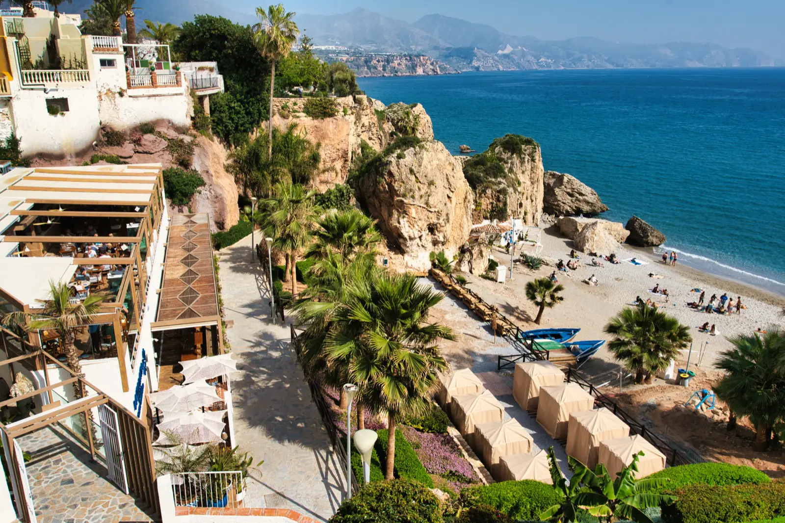 Wide view of playa calahonda.