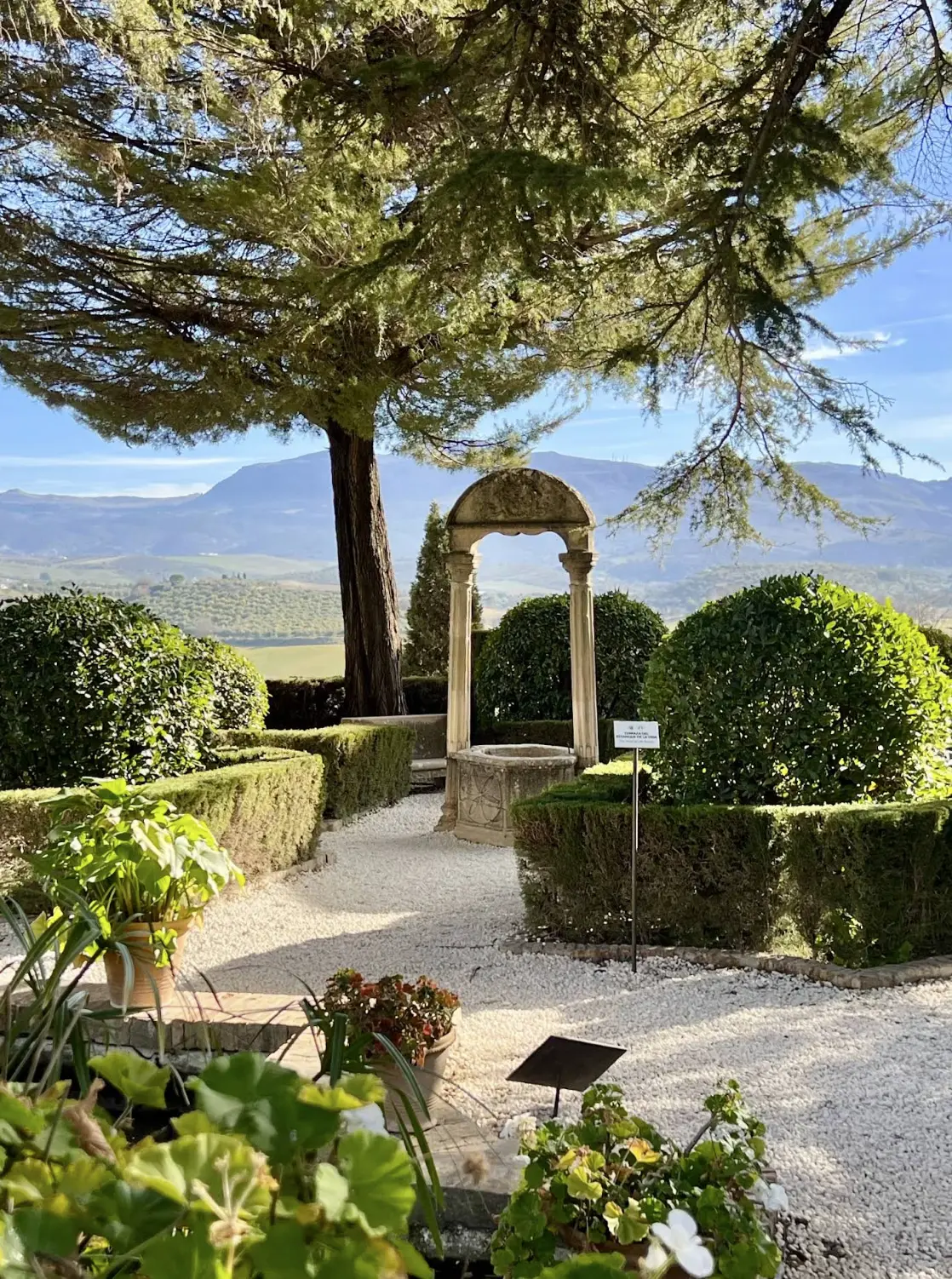 Old houses overlooking the gorge near Casa del Rey Moro.